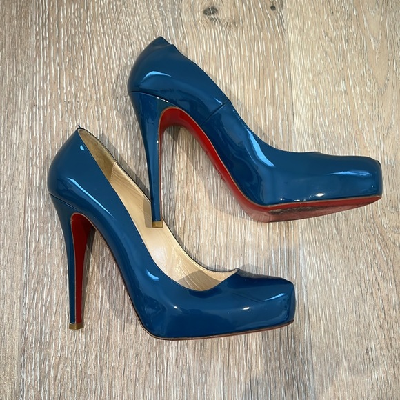 Christian Louboutin size 38 blue pump - Picture 2 of 5